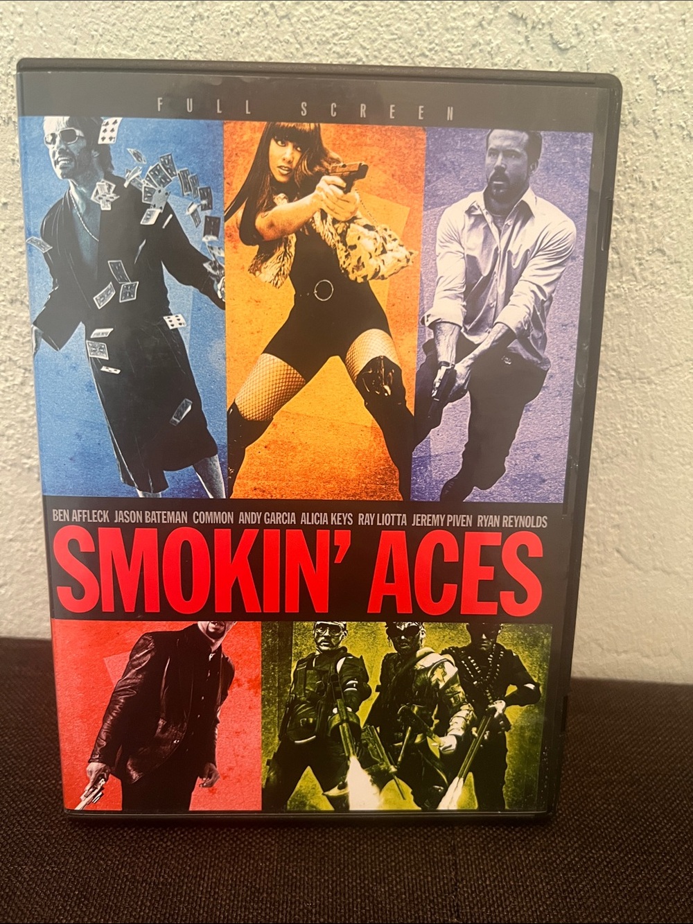 #2444* Smokin' Aces DVD - Bold Red Title with Multi-Color Poster
